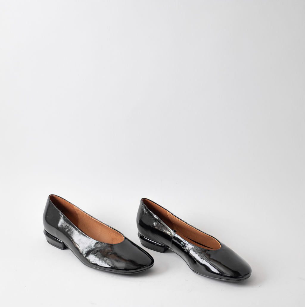 VAGABOND KATYA FLAT PATENT BLACK