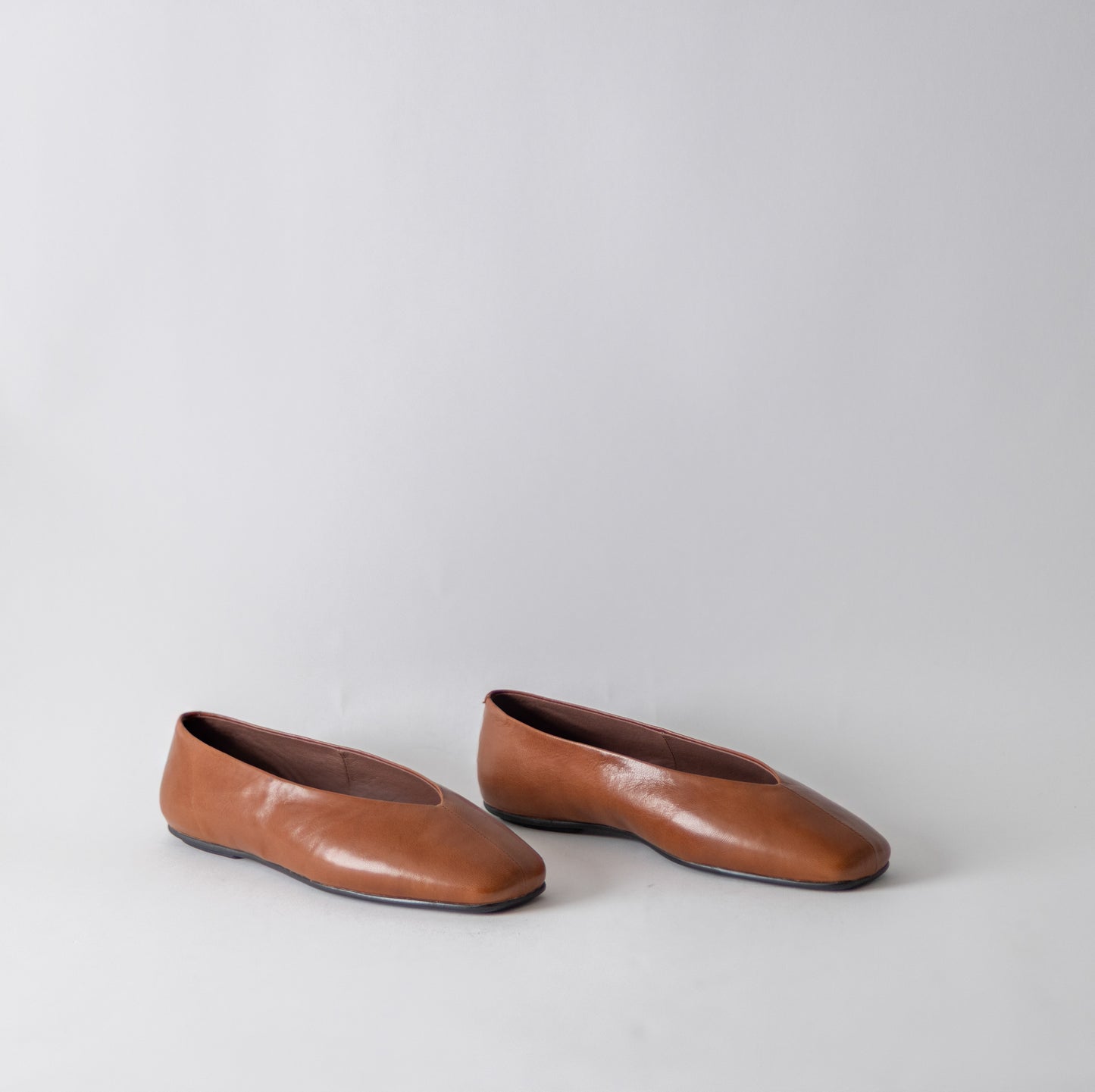 JEFFREY CAMPBELL FATHOM FLATS IN TAN