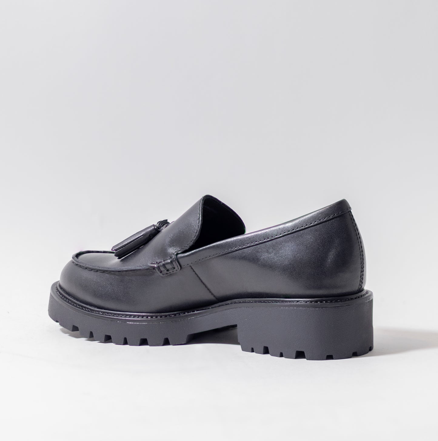 VAGABOND KENOVA LOAFER TASSLE - BLK