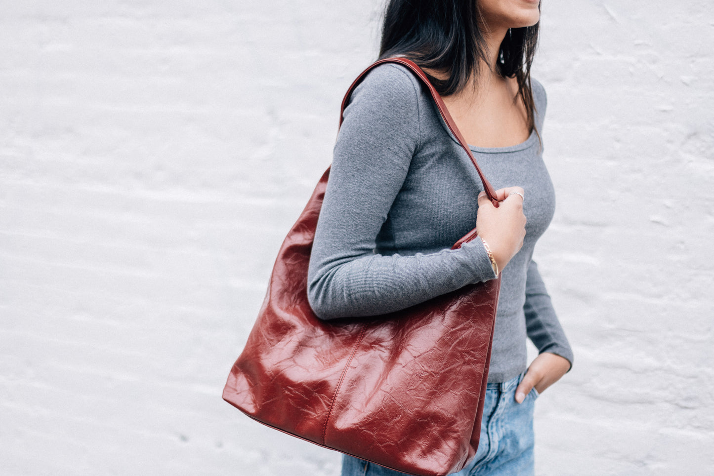 SMALL VEGAN SLOUCH-RED