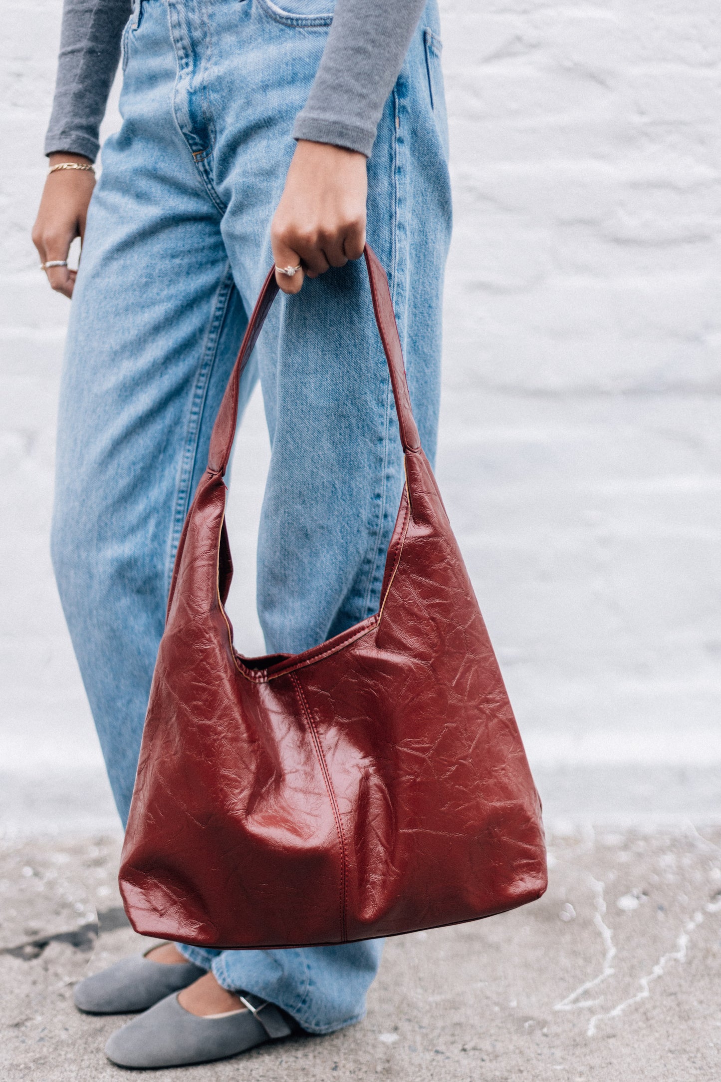 SMALL VEGAN SLOUCH-RED