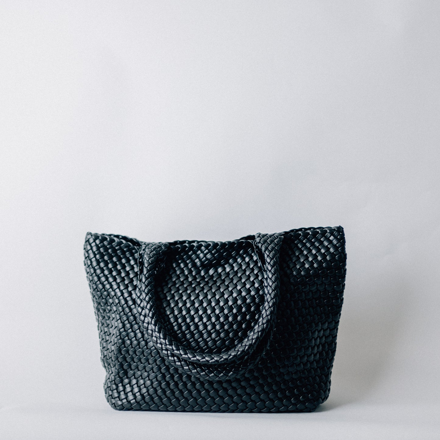 LARGE WOVEN TOTE - BLACK