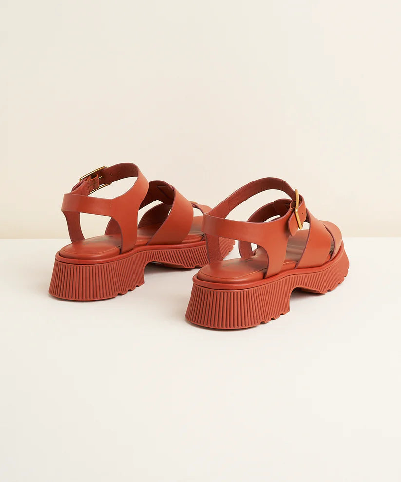 CHAROLETTE STONE HENNY SANDAL IN SIENNA - Shoe Market NYC