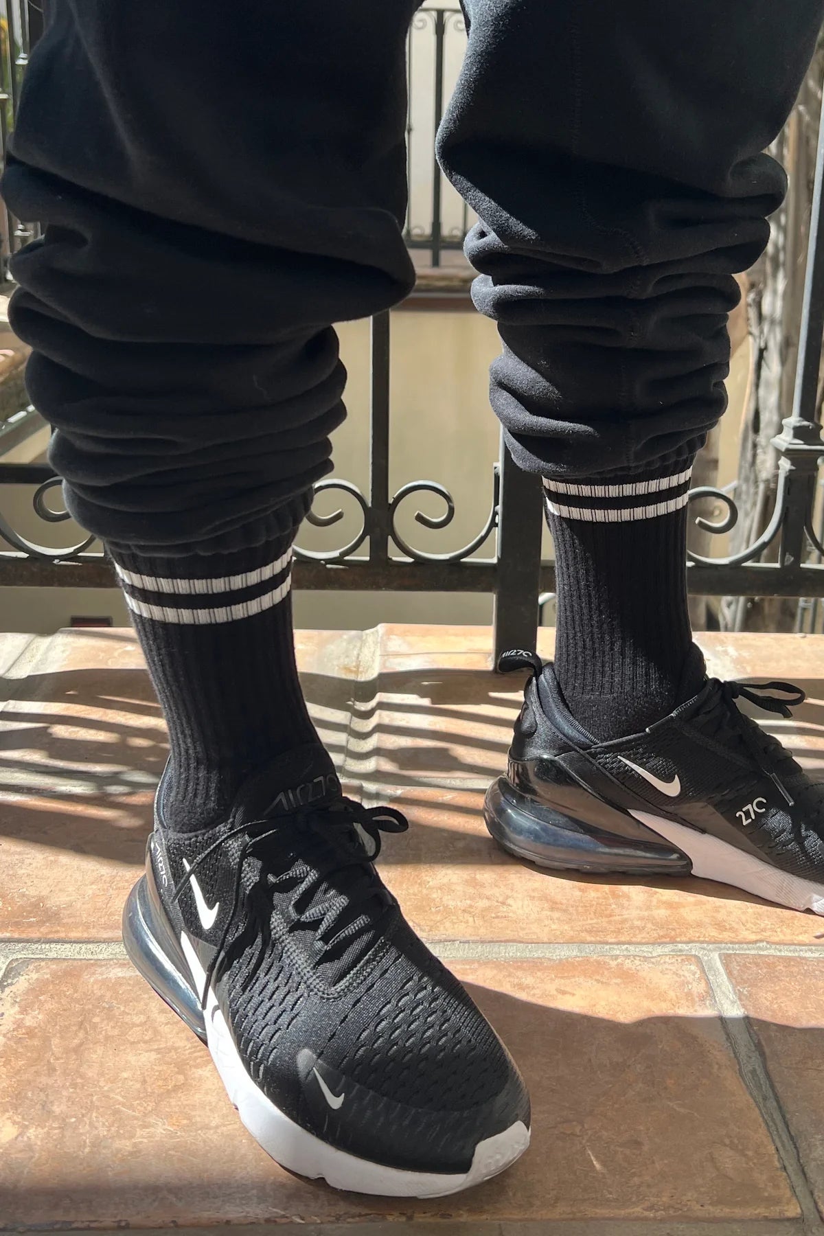 LE BON SHOPPE EXTENDED BOYFRIEND SOCKS NOIR X