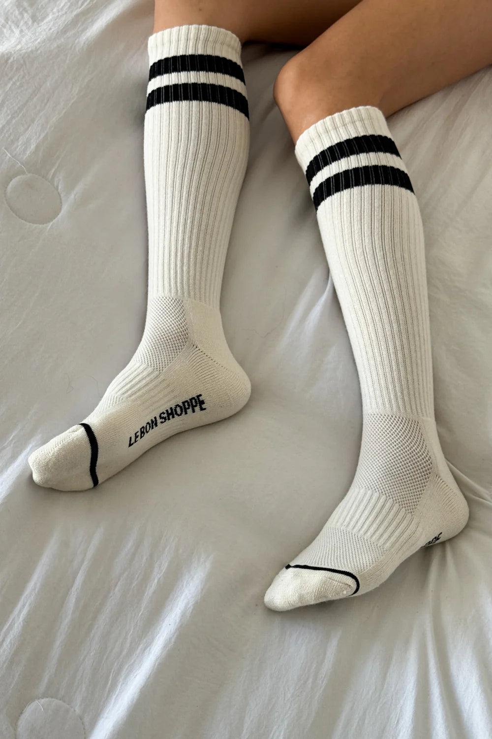 LE BON SHOPPE KNEE HIGH BOYFRIEND SOCKS CREAM