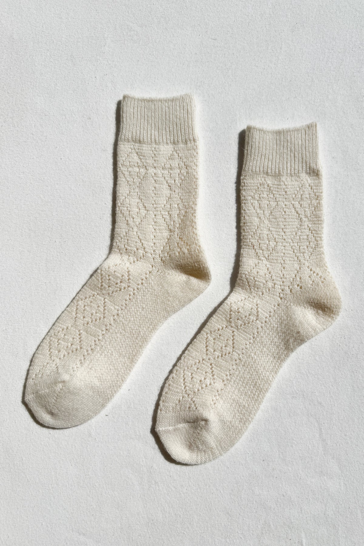 LEBON SHOPPE CASHMERE POINTELLE SOCKS CREAM