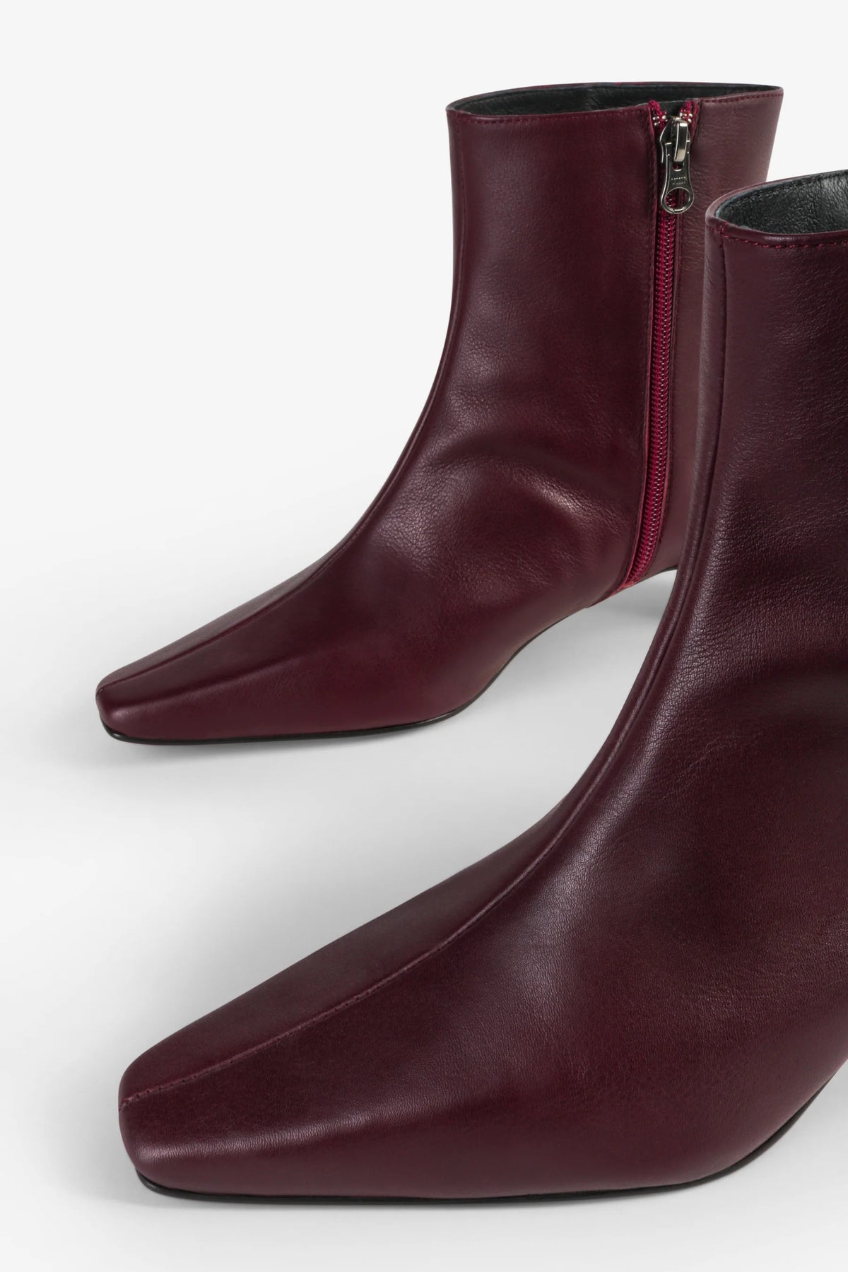 Intentionally Blank Lexi Maroon Boots