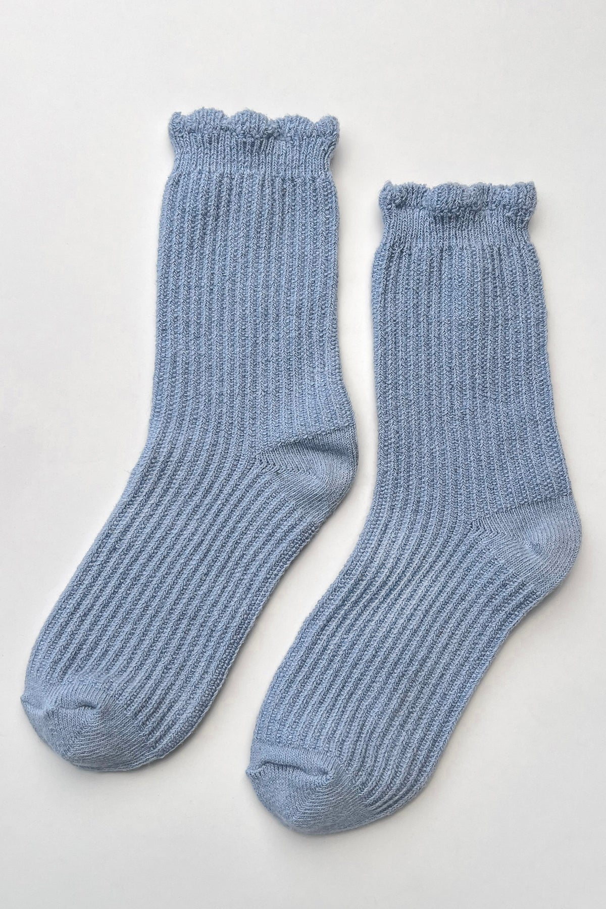 LE BON SHOPPE LINEN SCALLOP SOCKS PALE BLUE