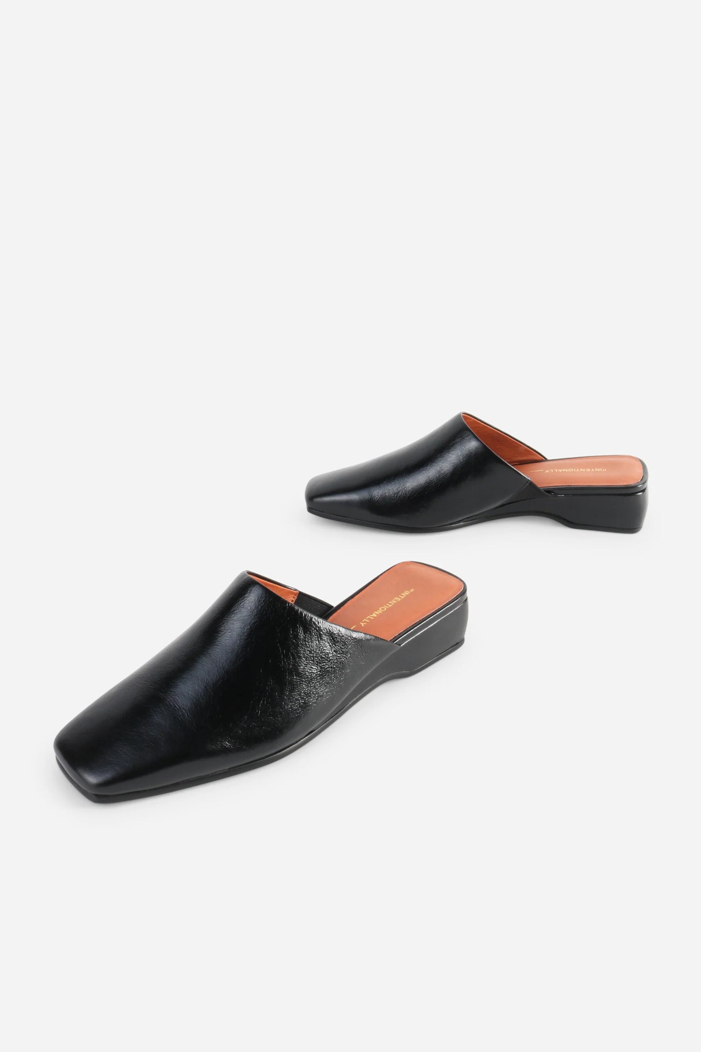 INTENTIONALLY BLANK MARER BLACK LEATHER SLIDE