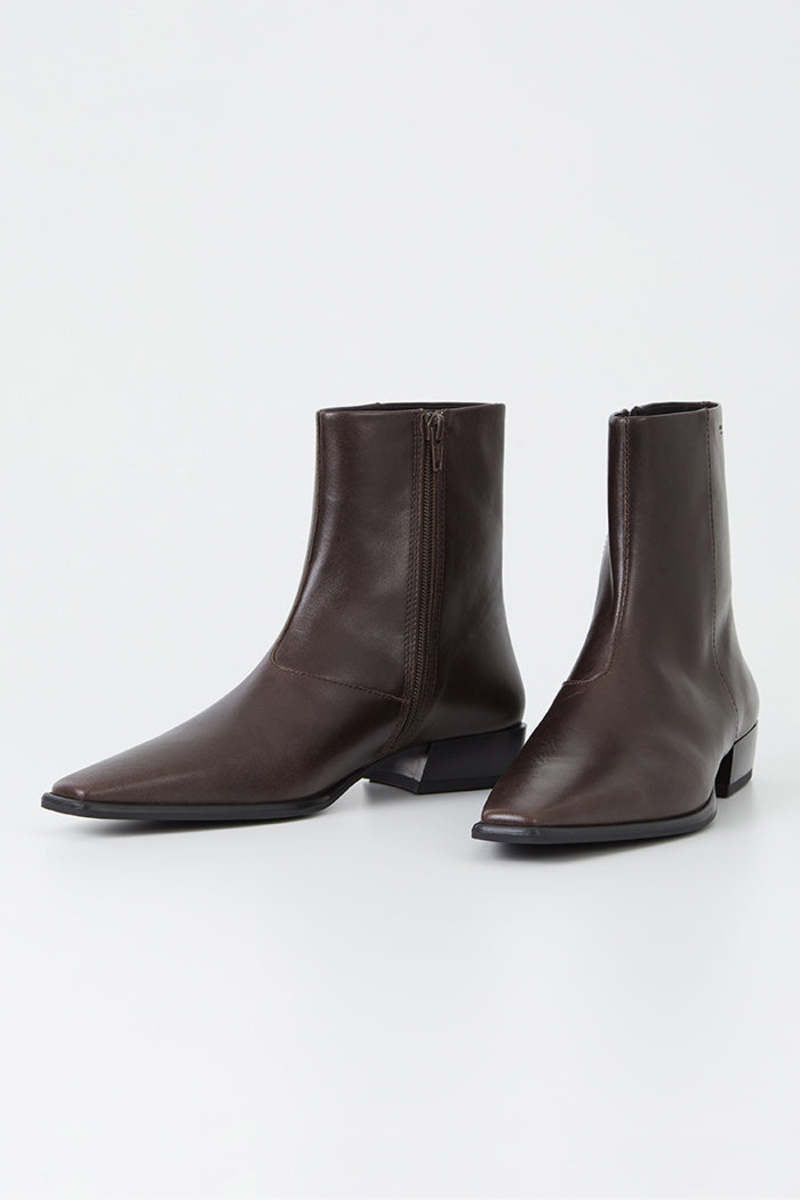 VAGABOND NELLA-ZIP BOOTIE IN CHOCOLATE