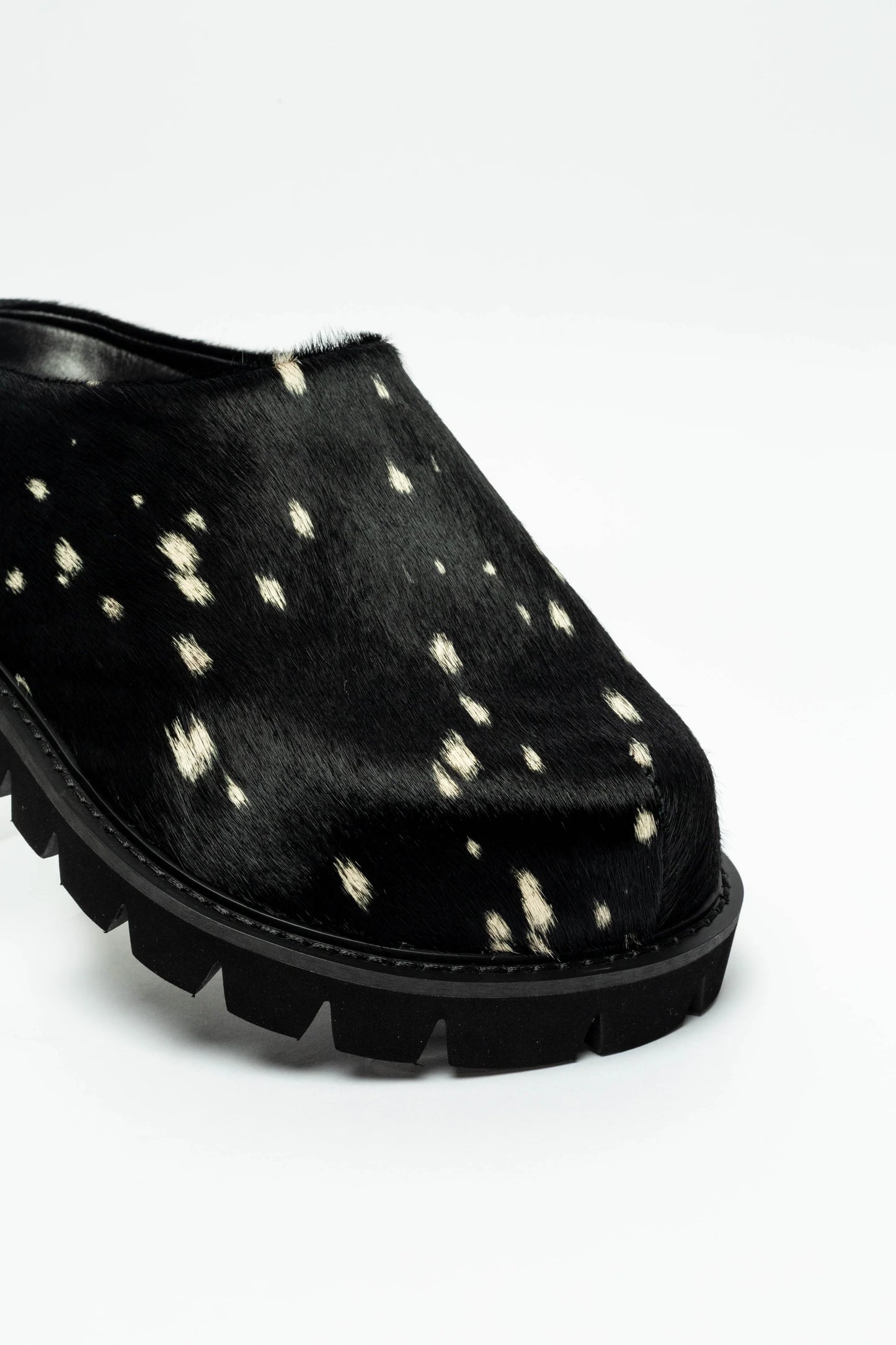 SADI LOVES ROAM SLIDE BLACK PONY