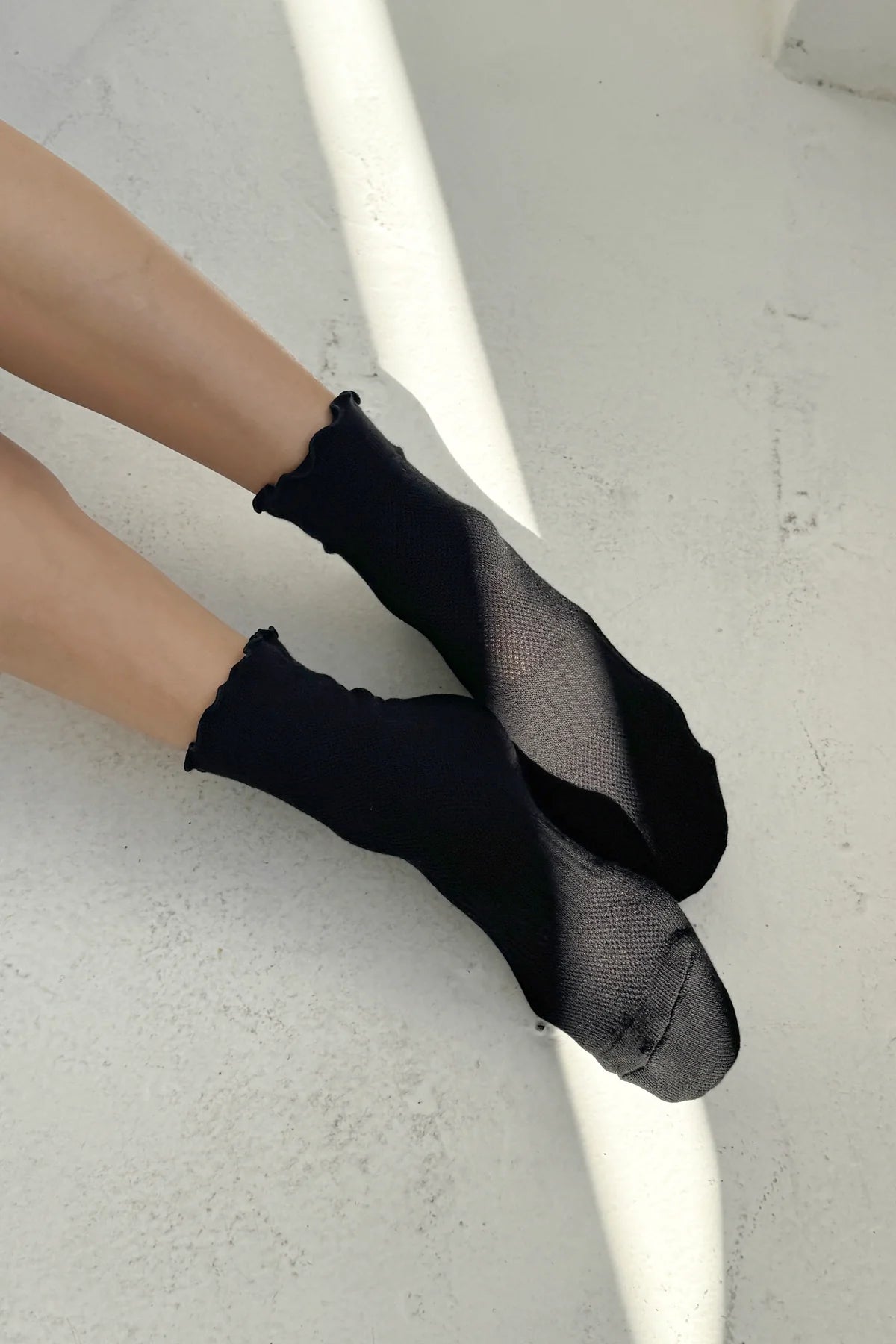 LEBON SHOPPE RUFFLED HUGGER CREW SOCK BLACK - Shoe Market NYC