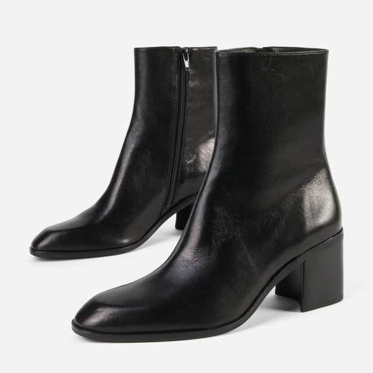 INTENTIONALLY BLANK SCORPIO BOOTS