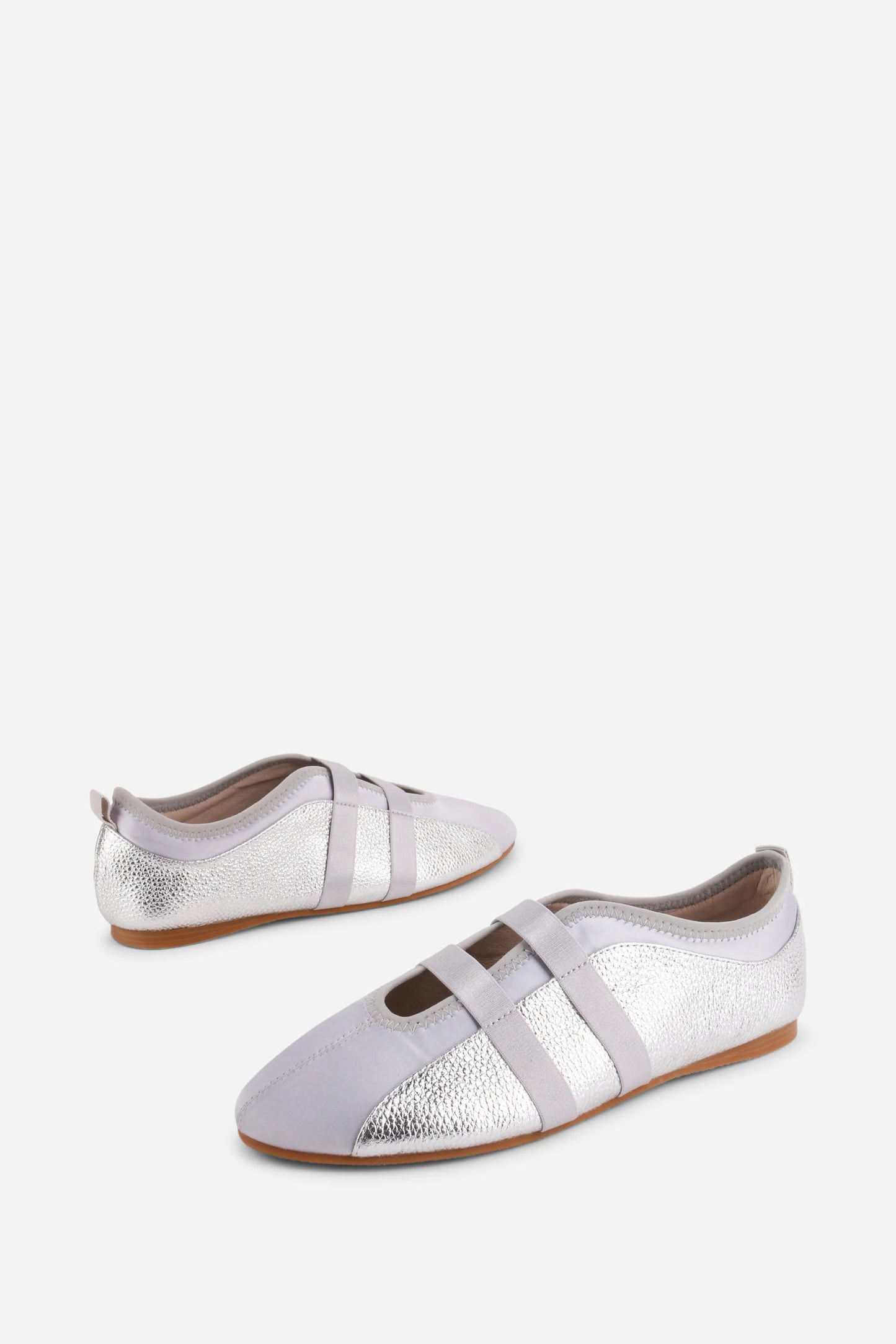 INTENTIONALLY BLANK SPORTY FLAT SILVER