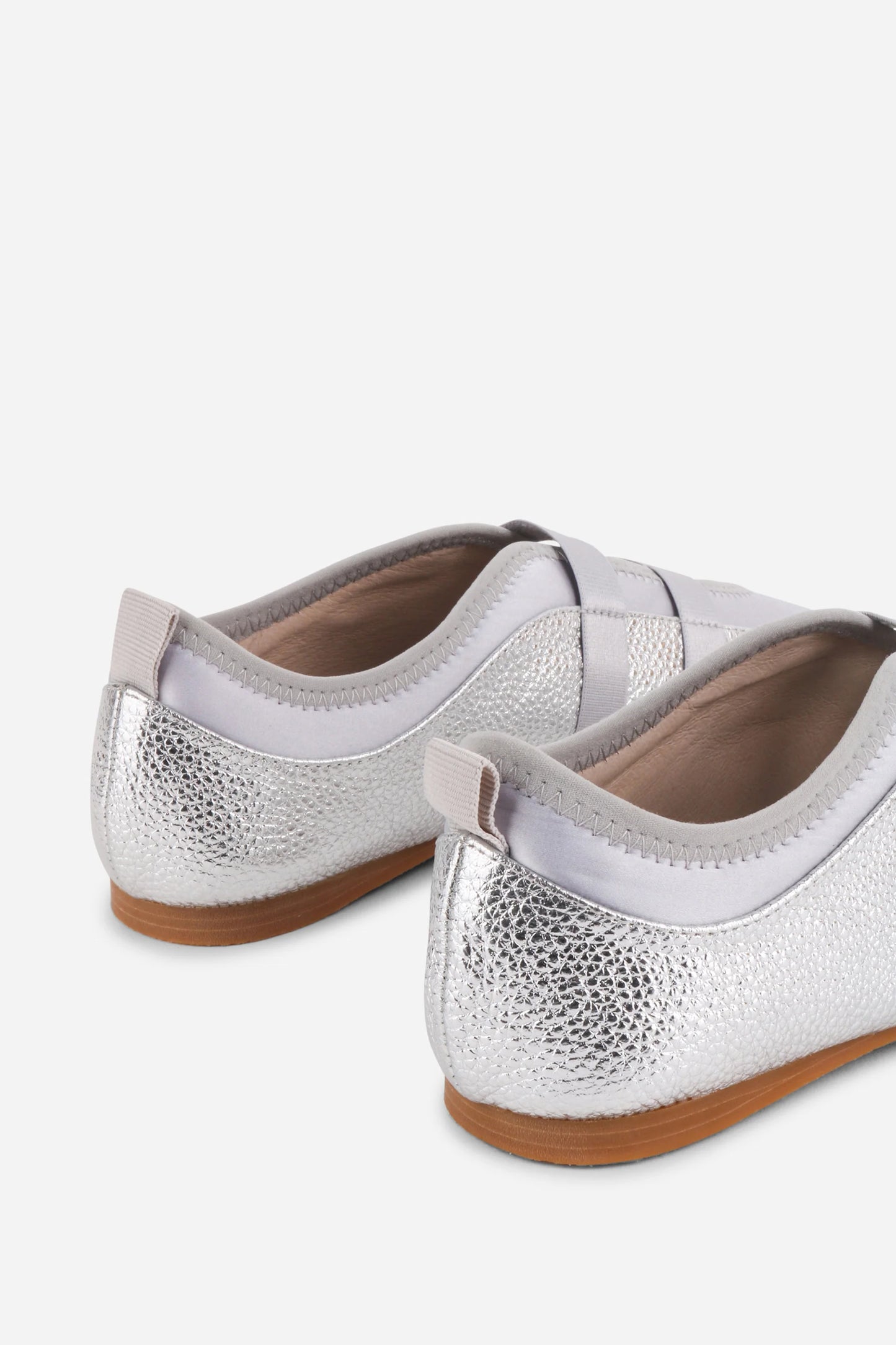 INTENTIONALLY BLANK SPORTY FLAT SILVER