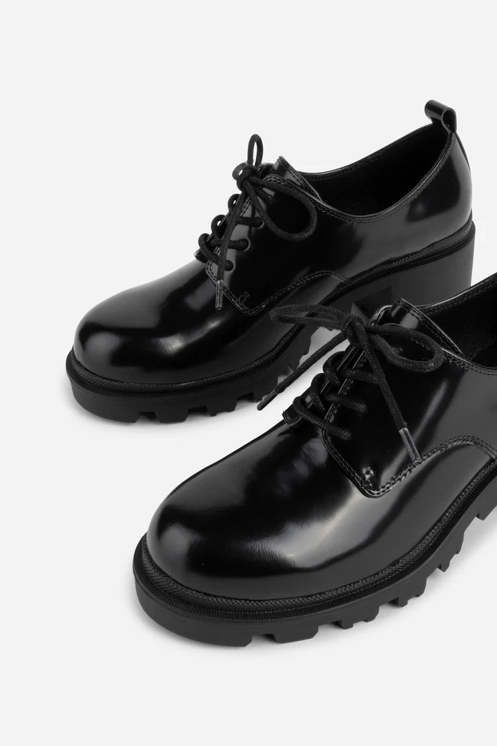 INTENTIONALLY BLANK STREETER OXFORDS