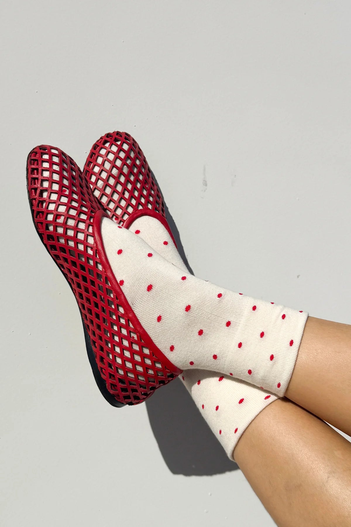 LEBON SHOPPE PATTERNED SNEAKER SOCKS POLKA CREAM RED