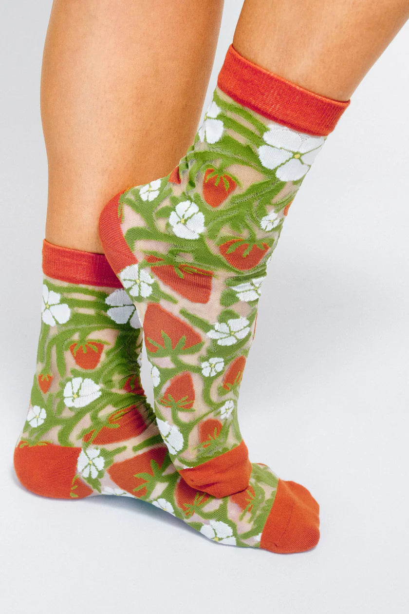 TAILORED UNION STRAWBERRY SHEER ANKLE SOCK