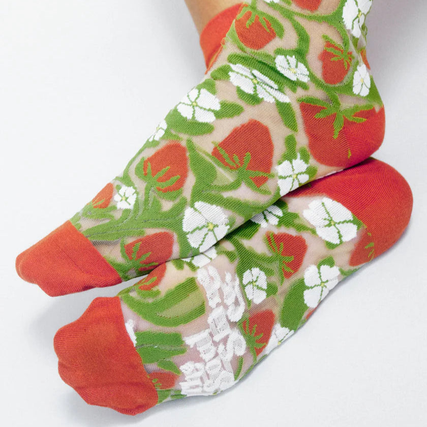 TAILORED UNION STRAWBERRY SHEER ANKLE SOCK