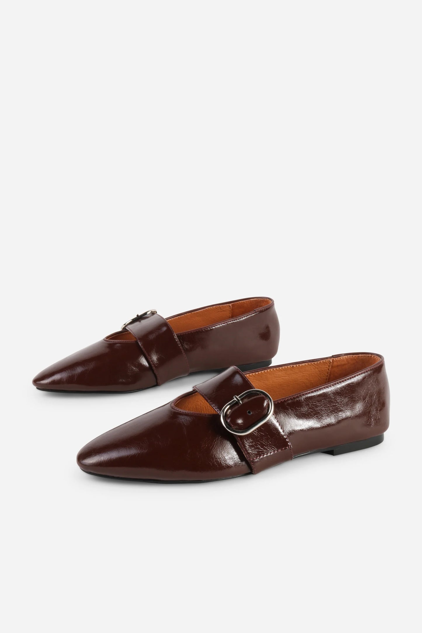 INTENTIONALLY BLANK VARTAN MJ FLAT CHOCOLATE