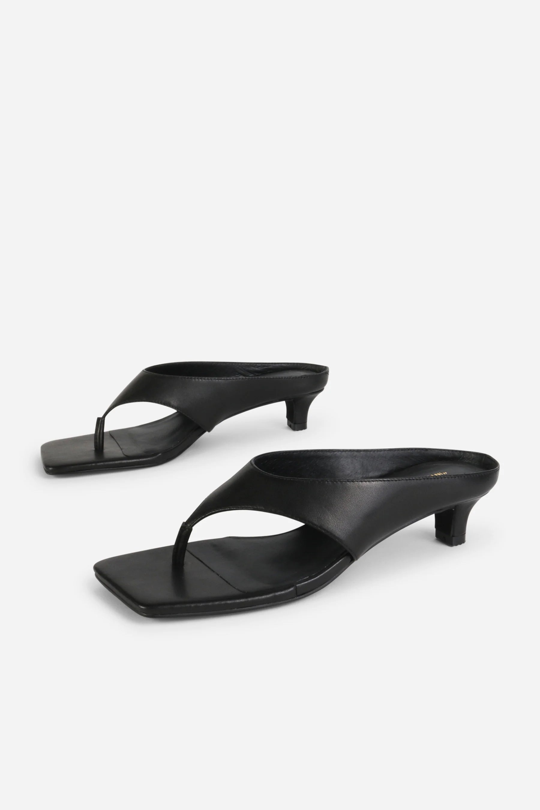INTENTIONALLY BLANK YEAR AHEAD - Shoe Market NYC