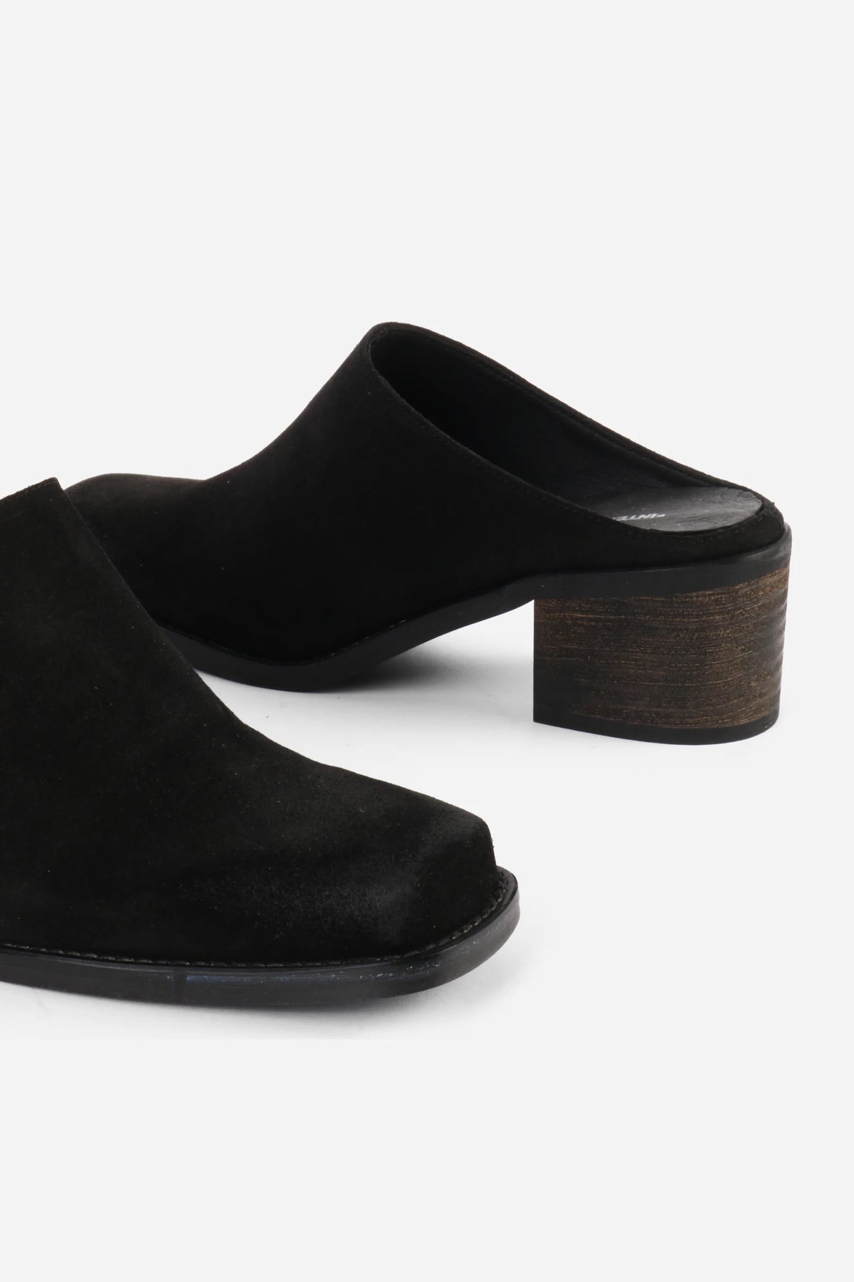 Intentionally Blank Zelda Mules
