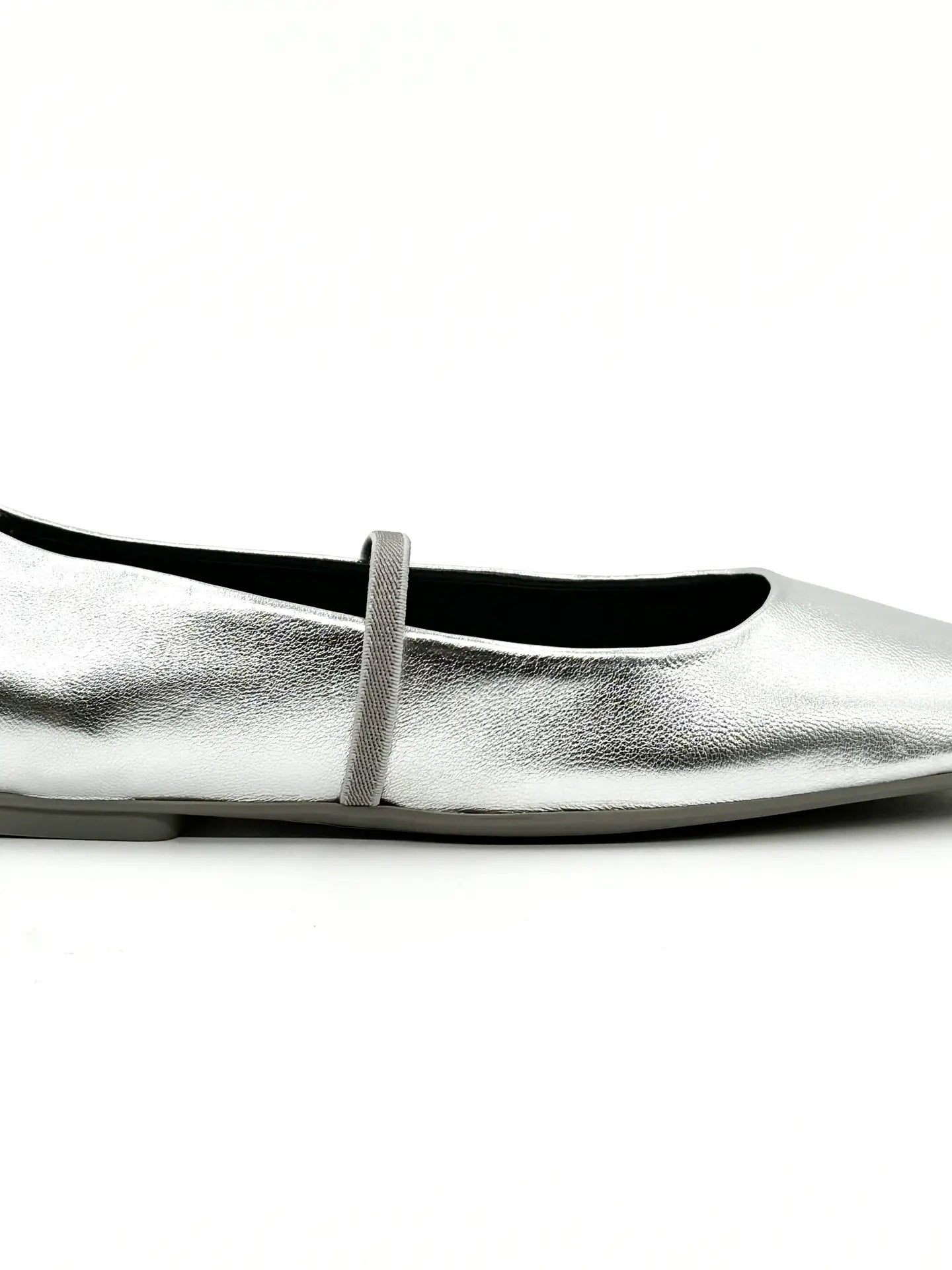 AMIE RAFA MARY FLEX BALLET FLATS IN SILVER