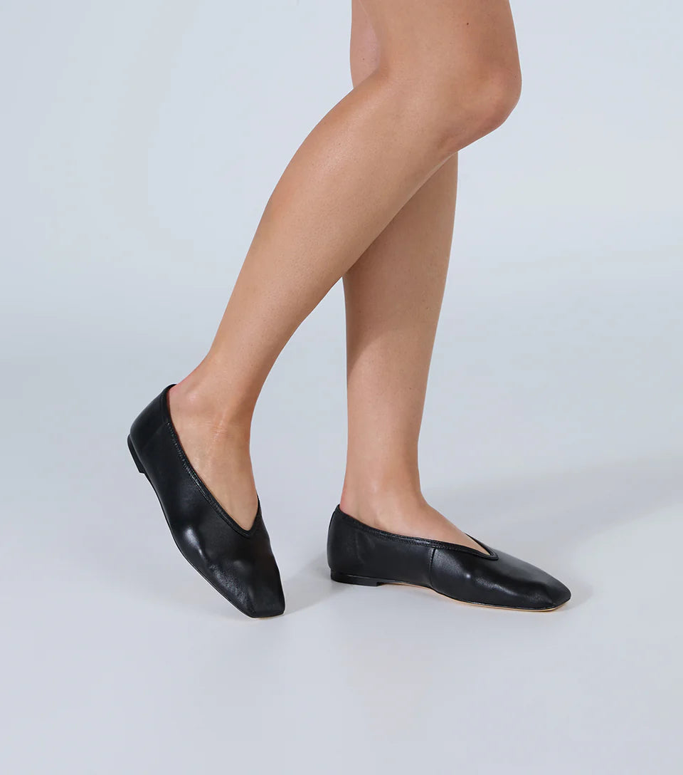 TONY BIANCO BIANCA FLATS