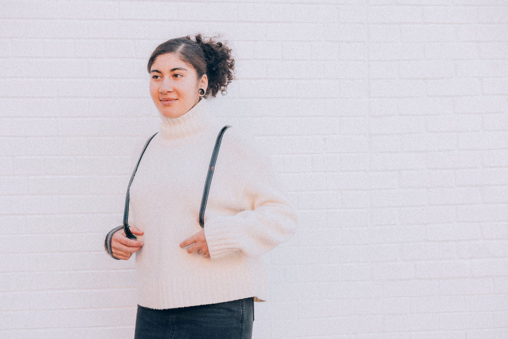 CONVERTABLE CONTRAST STITCH-BLACK