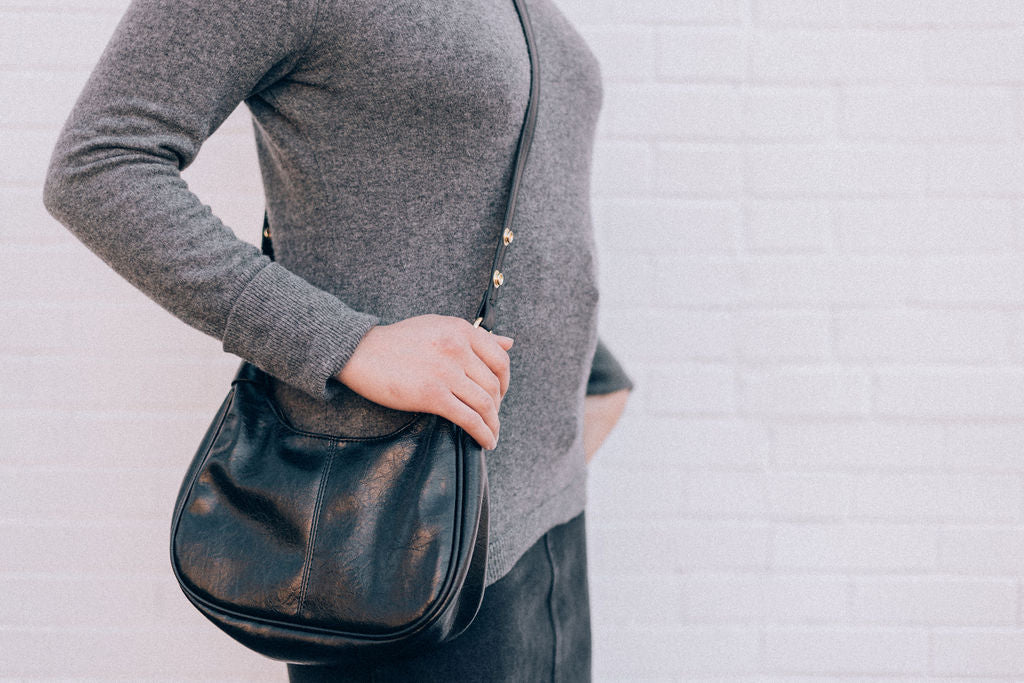 SIMPLE VEGAN SHOULDER-BLACK