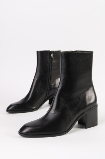 INTENTIONALLY BLANK SCORPIO BOOTS